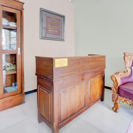 Oyo Life 93083 Nova Jaya 3 Homestay Syariah Lamongan Exterior photo