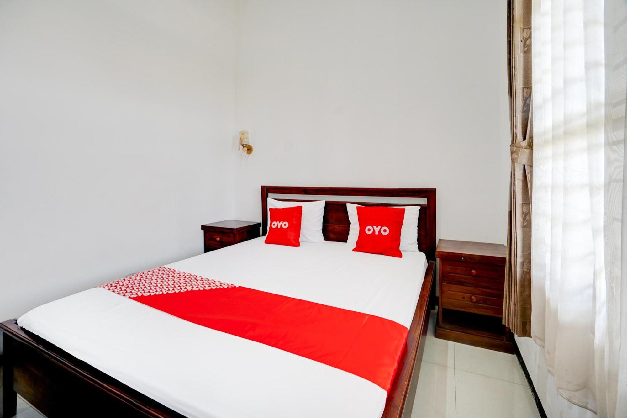 Oyo Life 93083 Nova Jaya 3 Homestay Syariah Lamongan Exterior photo