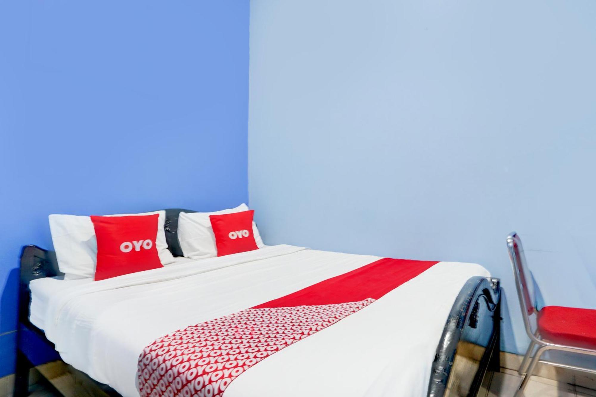 Oyo Life 93083 Nova Jaya 3 Homestay Syariah Lamongan Exterior photo